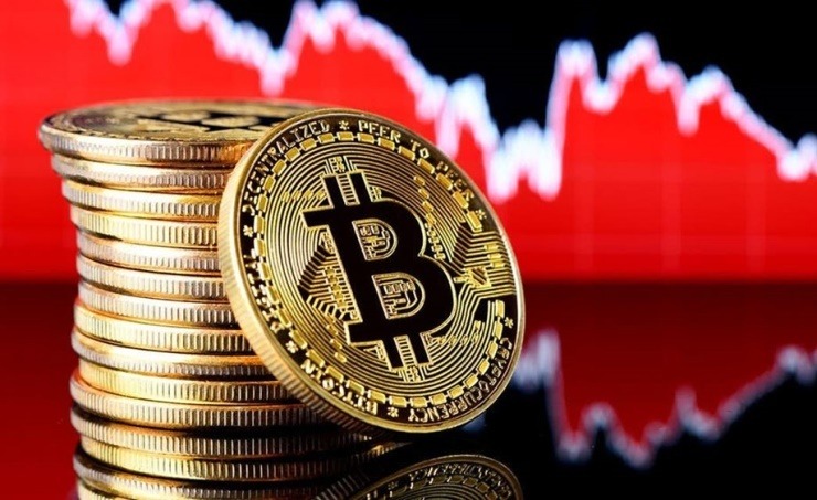 Kripto Uzmanı, Bitcoin'in $71,000 Zirvesinden Sonra %33 Düşüş Öngörüyor