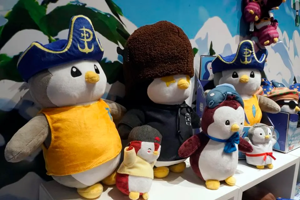 Pudgy Penguins oyuncakları